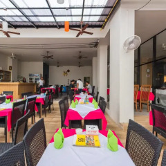 Отель Rayaan 6 Guesthouse гостиничный бар