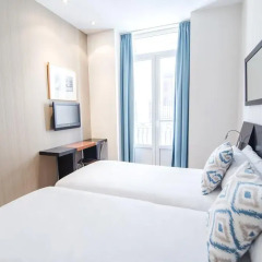 Отель Petit Palace Plaza de la Reina 3* Стандартный номер фото 4
