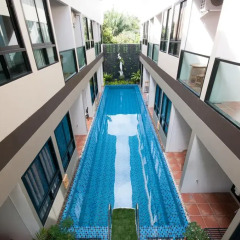 Отель The Pool Resort