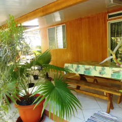Отель Pension Fare Ara Huahine бассейн