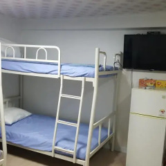 Отель Guest house & YOU 2* Стандартный номер с различными типами кроватей фото 7