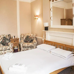 The Queensbury Hotel 2* Номер Эконом с разными типами кроватей (общая ванная комната)