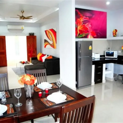 Отель Green Leaf Nai Harn 3 bedrooms Villa в номере фото 2