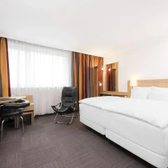 NH Zürich Airport Hotel 4* Стандартный номер с различными типами кроватей фото 4
