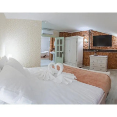 Hotel Chulan 3* Улучшенный номер с различными типами кроватей фото 4
