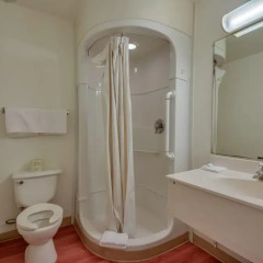 Отель Motel 6 Meridian Mississippi 2* Стандартный номер с различными типами кроватей фото 3