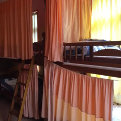Отель Beppu Guest House 2* Кровать в мужском общем номере