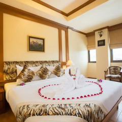 Отель Tiger Inn 3* Улучшенный номер с двуспальной кроватью