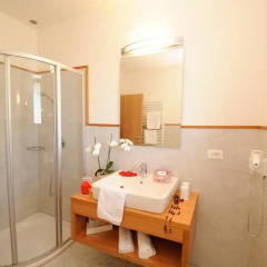 Hotel Apartments Feldhof Сцена ванная