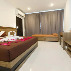M.U.DEN Patong Phuket Hotel 3* Улучшенный номер двуспальная кровать фото 10