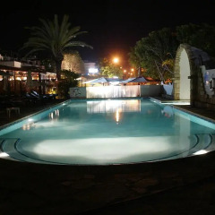 Dionysos Central Hotel бассейн