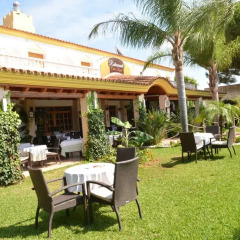 Отель Hostal Cabo Roche
