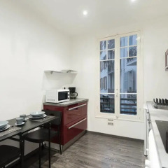 Отель PAGANINI - New Lovely Cosy Flat in Heart of Nice в номере