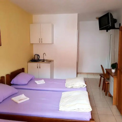 Sun Hostel Budva Студия с различными типами кроватей