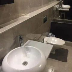 Отель Next to University ванная