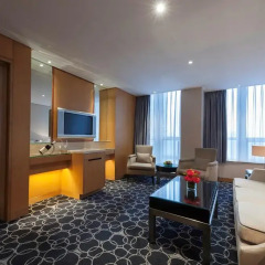 Отель Marco Polo Shenzhen 4* Улучшенный номер с различными типами кроватей фото 4