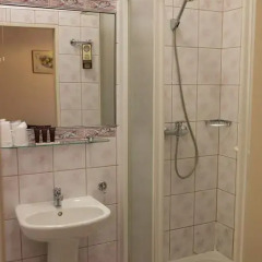 Отель Reymont 3* Номер категории Эконом с различными типами кроватей фото 5