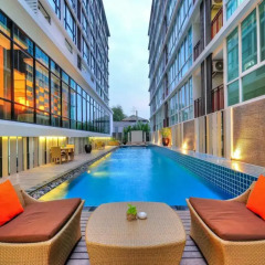Mida Hotel Ngamwongwan бассейн фото 3