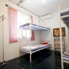Time Travelers Party Hostel In Hongdae Кровать в общем номере с двухъярусной кроватью фото 7