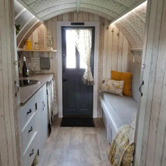 Отель The Little Hide - Grown Up Glamping Стандартный номер с различными типами кроватей фото 20