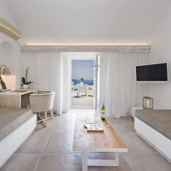 Отель Athina Luxury Suites 4* Люкс повышенной комфортности с различными типами кроватей фото 23