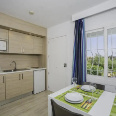 Отель Aparthotel Holiday Center в номере