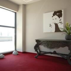 Art Hotel Olympic сейф в номере