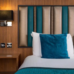 Отель ROOMZZZ Улучшенные апартаменты