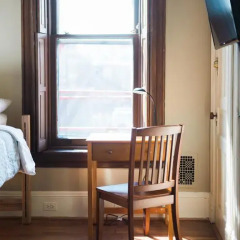 Отель Found Places Capitol Hill Bed & Breakfast 3* Стандартный номер с 2 отдельными кроватями (общая ванная комната) фото 4