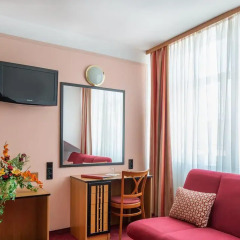 Отель Gartenhotel Gabriel City 3* Улучшенный номер с различными типами кроватей
