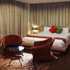 Апартаменты Karon Suite Apartment Улучшенные апартаменты с различными типами кроватей фото 3