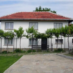 Отель Holiday Home Life Болгария, Боженци - отзывы, цены и фото номеров - забронировать отель Holiday Home Life онлайн парковка
