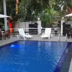 Mahakumara White House Hotel бассейн фото 2