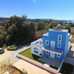 Отель Seabreeze Villa Греция, Калимнос - отзывы, цены и фото номеров - забронировать отель Seabreeze Villa онлайн парковка