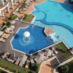 Отель GT Emerald Resort & SPA Apartments Болгария, Равда - отзывы, цены и фото номеров - забронировать отель GT Emerald Resort & SPA Apartments онлайн бассейн