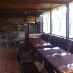 Отель Toncho"s Guest House & Mehana Велико Тырново питание