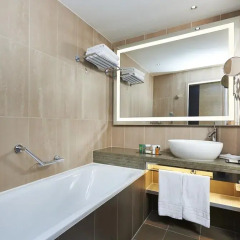 Отель Hilton London Tower Bridge 4* Представительский номер с различными типами кроватей фото 9