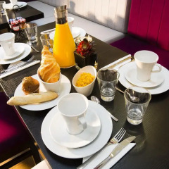 Отель Hôtel Jacques De Molay в номере