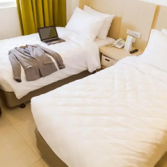 Отель Go Hotels Manila Airport Road 3* Стандартный номер с 2 отдельными кроватями фото 2