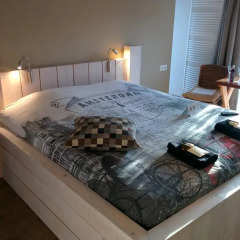 Отель Minties, Floating Bed en Breakfast комната для гостей фото 3