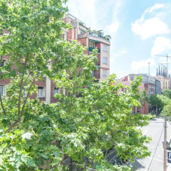 Отель Bbarcelona Encants Family Flat Барселона