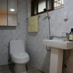 Отель Sodam Hanok Guesthouse 2* Стандартный семейный номер с двуспальной кроватью