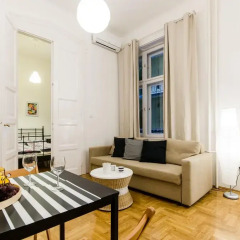 Апартаменты Mustard Apartment комната для гостей фото 2