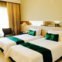 Indra Regent Hotel 4* Улучшенный номер с двуспальной кроватью фото 9