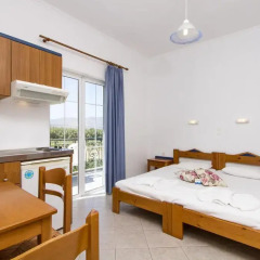 Mediterranean Hotel Apartments & Studios в номере фото 2