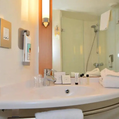 Отель ibis Edinburgh Centre South Bridge - Royal Mile ванная фото 2