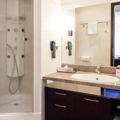 Отель DORMERO Hotel Berlin Ku'damm Германия, Берлин - отзывы, цены и фото номеров - забронировать отель DORMERO Hotel Berlin Ku'damm онлайн ванная фото 2