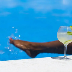 Отель Sol House The Studio Calviá Beach Испания, Магалуф - 1 отзыв об отеле, цены и фото номеров - забронировать отель Sol House The Studio Calviá Beach онлайн пляж фото 2