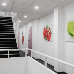 Orange Hotel балкон