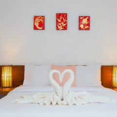 Отель Karon Sunshine Guesthouse & Bar 3* Улучшенный номер с различными типами кроватей фото 4